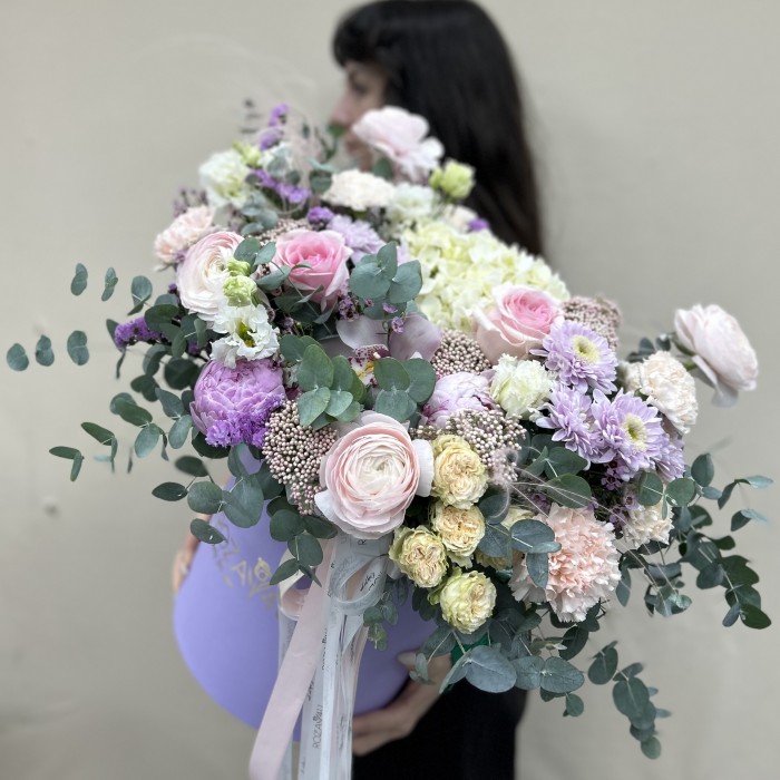 Букет дня в коробке Стильный Сюрприз